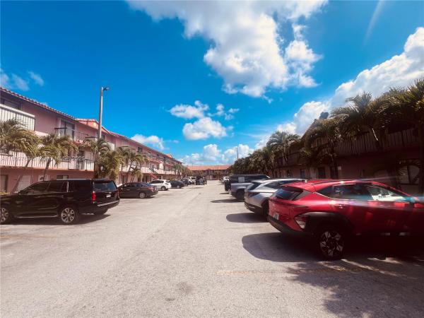 Hialeah Club Villas, Hialeah, Florida 33016, image 2