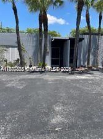 Windmill Gate, 16520 Bridge End Rd, Miami Lakes, Florida 33014, image 2