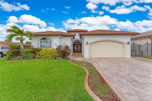 2801 SW 139th Ct, Unincorporated Dade County, Florida 33175, image 1