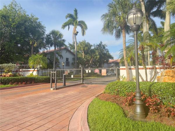 Briar Bay Townhouse Estates, 12951 SW 95th Ave, Kendall, Florida 33176, image 3