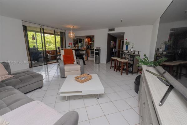 665 NE 195 St #419, Unincorporated Dade County, Florida 33179, image 1