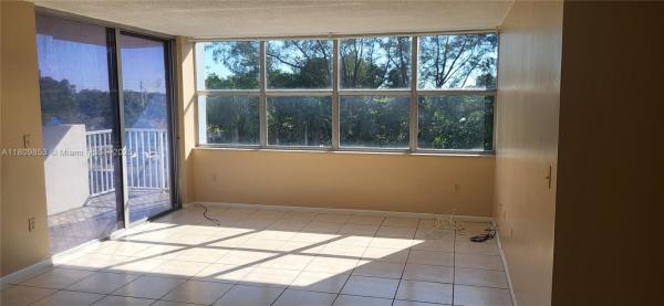 1300 NE Miami Gardens Dr #407E, Unincorporated Dade County, Florida 33179, image 1