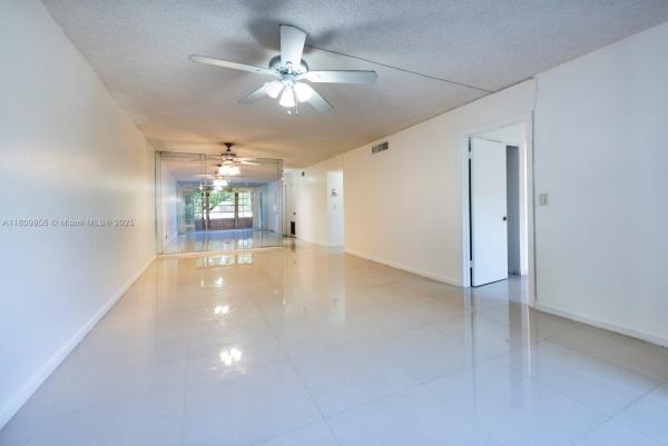 Cambridge House Of Carriage Hills, 301 Cambridge Rd #203, Hollywood, Florida 33024, image 3
