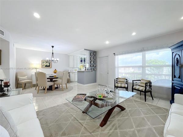 Cypress Lake East, 708 SE 7th Ave #14, Pompano Beach, Florida 33060, image 1