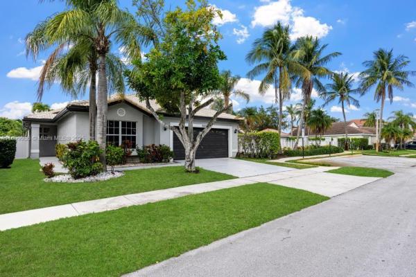 Coconut Key At Silver Lakes, 18311 NW 19th St, Pembroke Pines, Florida 33029, image 1