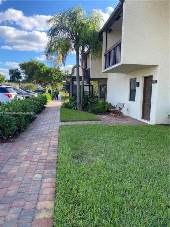 Vizcaya Gardens, 721 SE 1st Way #B18, Deerfield Beach, Florida 33441, image 1