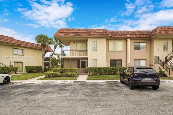 Racquet Club At Bonaventure, 374 Lakeview Dr #101, Weston, Florida 33326, image 1