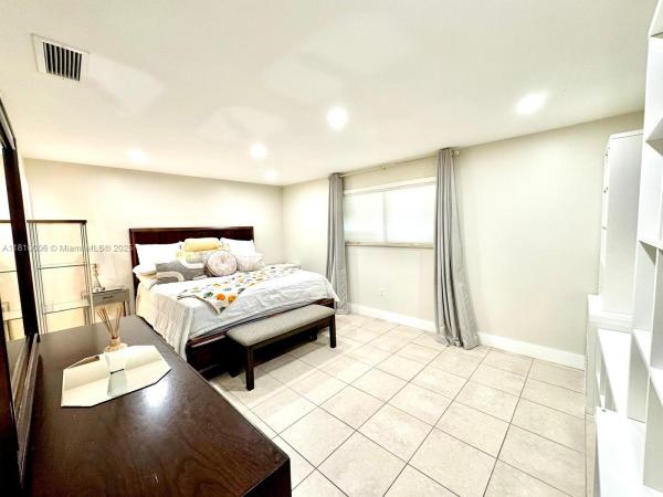 18830 NW 65th Ct, Hialeah, Florida 33015, image 1