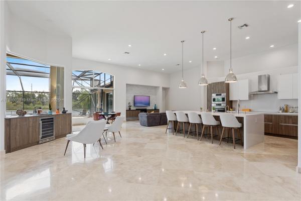Pelican Landings, 146 Dockside Cir, Weston, Florida 33327, image 2