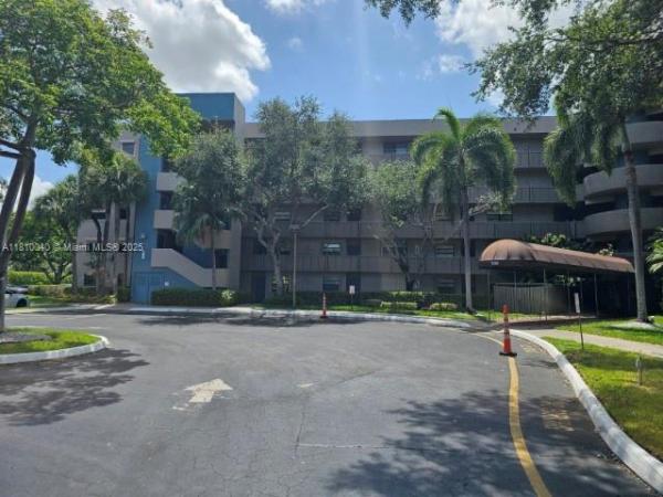 Colony Point, 900 Colony Point Cir #505, Pembroke Pines, Florida 33026, image 1