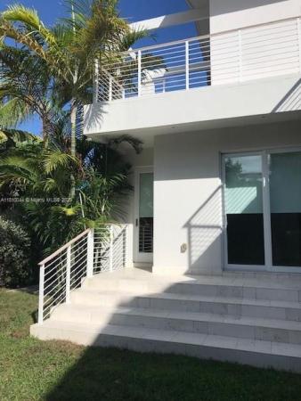 Tropical Isle Homes, 321 Palmwood Ln, Key Biscayne, Florida 33149, image 1