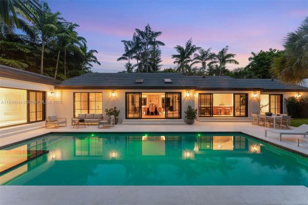 Ye Little Wood, 3883 Wood Ave, Miami, Florida 33133, image 3