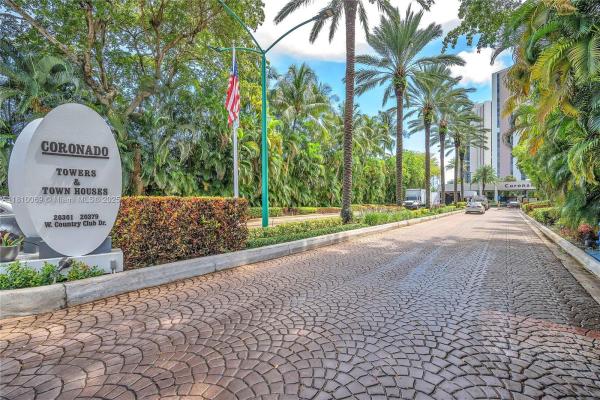 20351 W Country Club Dr #TH-17, Aventura, Florida 33180, image 3