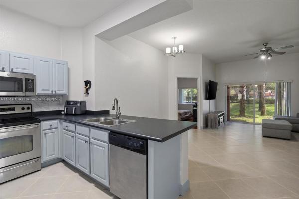 The Villas Of Palomino, 3340 Palomino Dr #214-2, Davie, Florida 33024, image 3