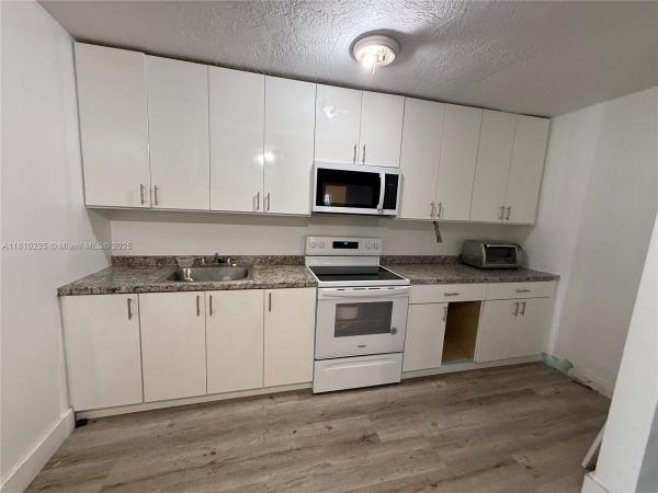 2962 NW 46th St, Unincorporated Dade County, Florida 33142, image 1