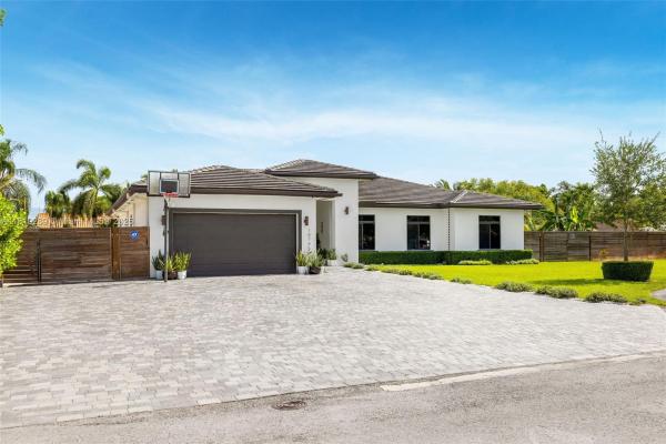 18745 SW 295th Ter, Unincorporated Dade County, Florida 33030, image 1