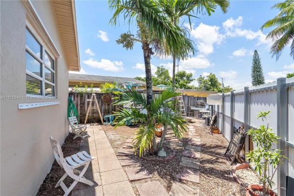 Hollywood Beach Gardens, 5829 Taylor St, Hollywood, Florida 33021, image 1