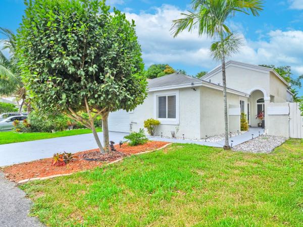 River Run, 2810 River Run Cir E, Miramar, Florida 33025, image 2
