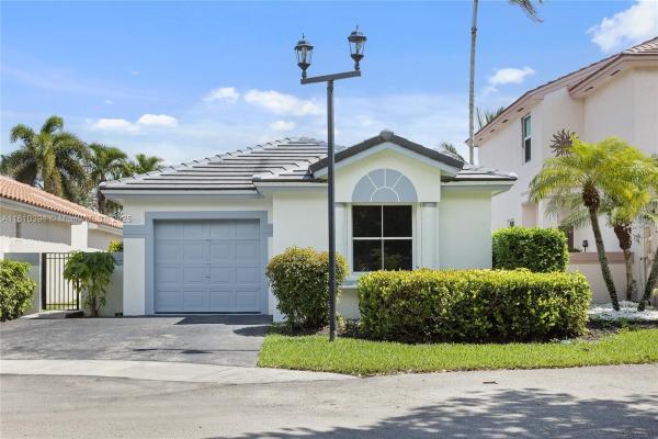 Lakes Of Newport, 7572 NW 3rd St, Plantation, Florida 33317, image 2