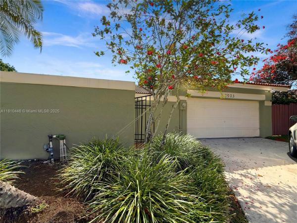 Haciendas At The Hammocks, 8923 SW 151st Ct, The Hammocks, Florida 33196, image 3
