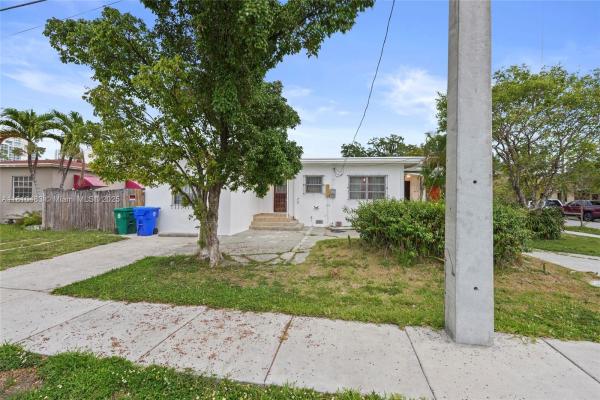 Baldusrol, 851 NW 21st Ave, Miami, Florida 33125, image 1