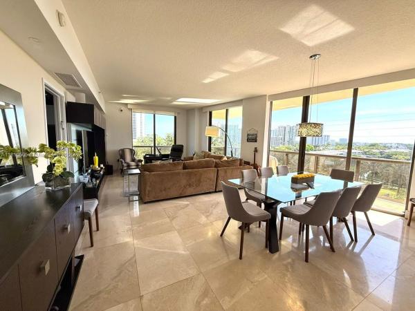 Sayan, 16275 Collins Ave #504, Sunny Isles Beach, Florida 33160, image 1