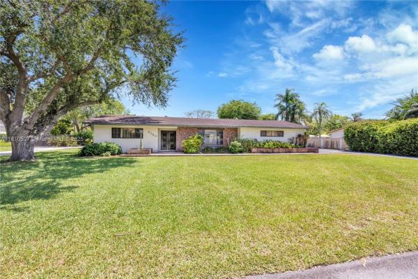 9760 SW 119th St, Unincorporated Dade County, Florida 33176, image 1