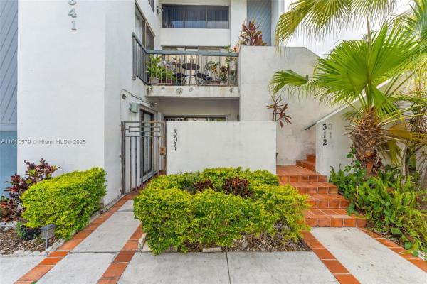 Sonoma Lake, 8341 SW 157th Ave #304, Kendall West, Florida 33193, image 3