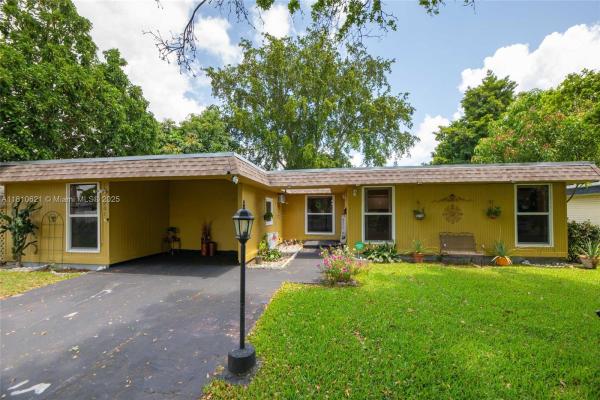Vanguard Village 15, 7201 NW 67th St, Tamarac, Florida 33321, image 1
