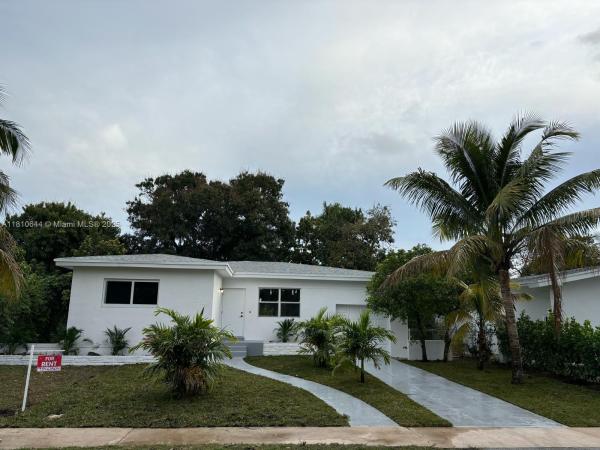 Poincianna Manor, 840 NE 147th St, North Miami, Florida 33161, image 1