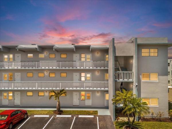 Sheridan Lakes, 2200 Park Ln #109, Hollywood, Florida 33021, image 1