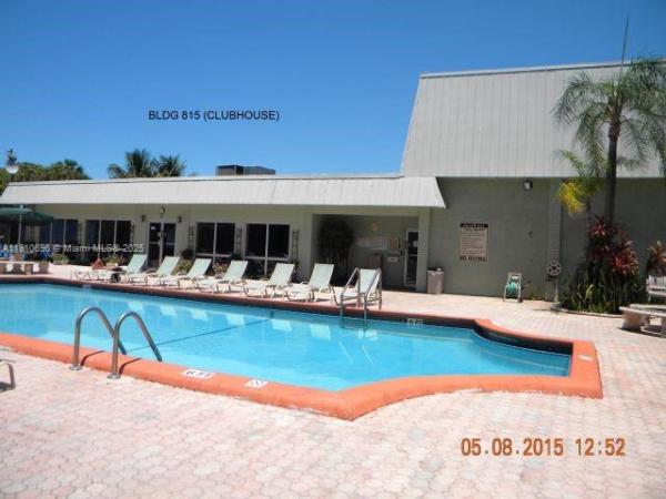 The Racquet Club, 807 W Oakland Park Blvd #G1, Oakland Park, Florida 33311, image 1
