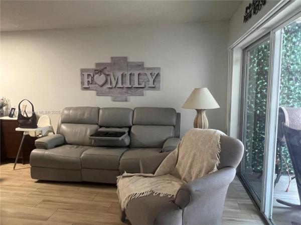 15711 SW 137th Ave #101, Unincorporated Dade County, Florida 33177, image 1