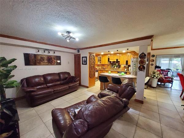 Snapper Creek Townhouses, 11389 SW 65th St, Kendall, Florida 33173, image 2