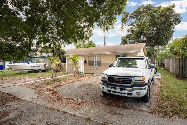 Linwood Gardens, 3430 N 65th Ave, Hollywood, Florida 33024, image 1