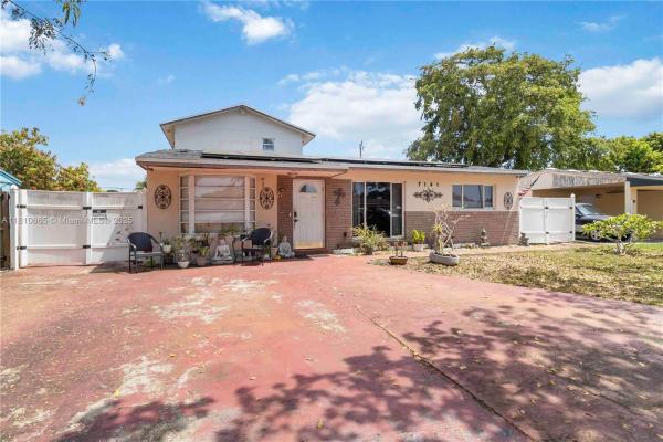 Driftwood Acres, 7141 Custer St, Hollywood, Florida 33024, image 1