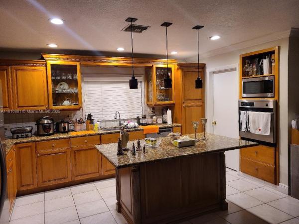 Royale Green, 12710 SW 43rd Dr, Kendale Lakes, Florida 33175, image 3