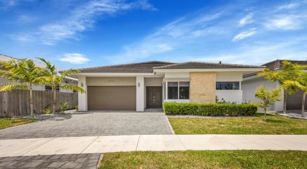 15037 SW 174th St, Unincorporated Dade County, Florida 33187, image 1