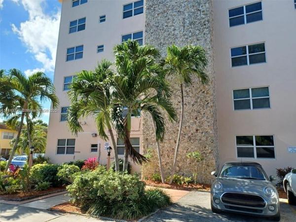 Dixiana, 1830 Dixieanna St #606, Hollywood, Florida 33020, image 1