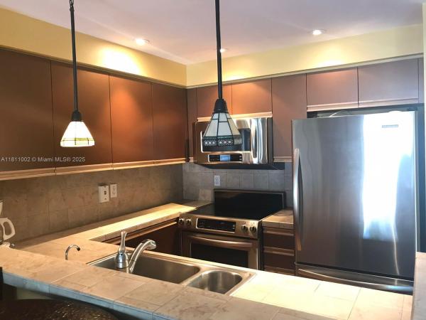 La Canadienne, 3545 NE 167th St #204, North Miami Beach, Florida 33160, image 1