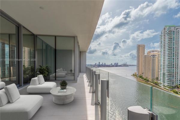300 Biscayne Boulevard Way #1704, Miami, Florida 33131, image 1