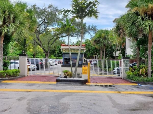 Dadeland Grove, 6886 N Kendall Dr #D308, Pinecrest, Florida 33156, image 1