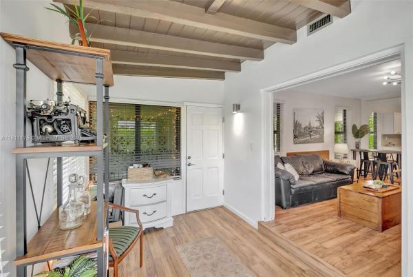 Grosse Pointe Highlands, 2763 NW 3rd St, Miami, Florida 33125, image 2