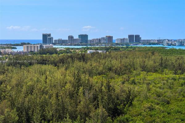 One Fifty One At Biscayne, 15051 Royal Oaks Ln #2101, North Miami, Florida 33181, image 3