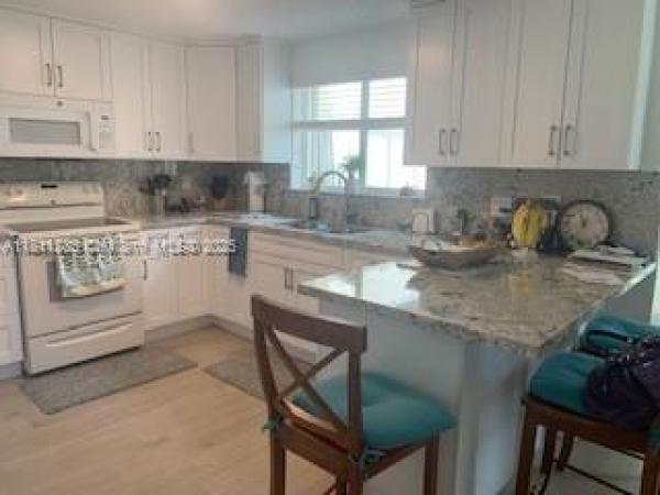 Prestige Homes At International Gardens, 11711 SW 13th St, Tamiami, Florida 33184, image 3