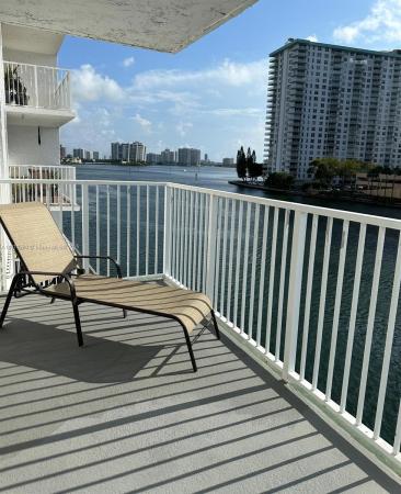 Eden Point, 4000 NE 169th St #405, North Miami Beach, Florida 33160, image 2