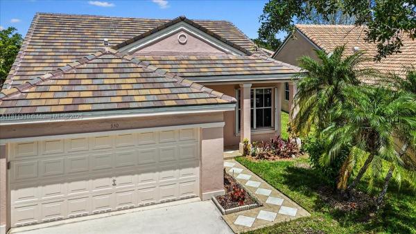 Savannah Falls, 930 Briar Ridge Rd, Weston, Florida 33327, image 2