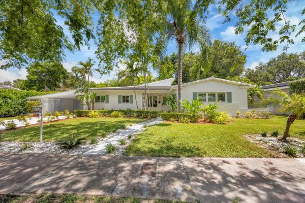 Coral Gables Country Club, 1535 Trevino Ave, Coral Gables, Florida 33134, image 1