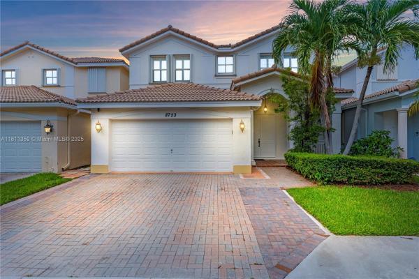 Century Villas, 8753 SW 3rd Ln, Fountainebleau, Florida 33174, image 3
