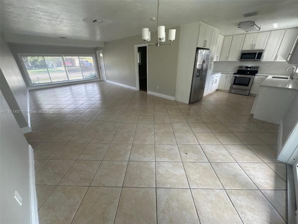 Cutler Ridge, 20701 Eagle Nest Rd, Cutler Bay, Florida 33189, image 3